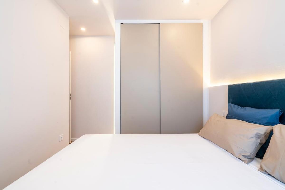 G232 Brand New Design Feria Apartment