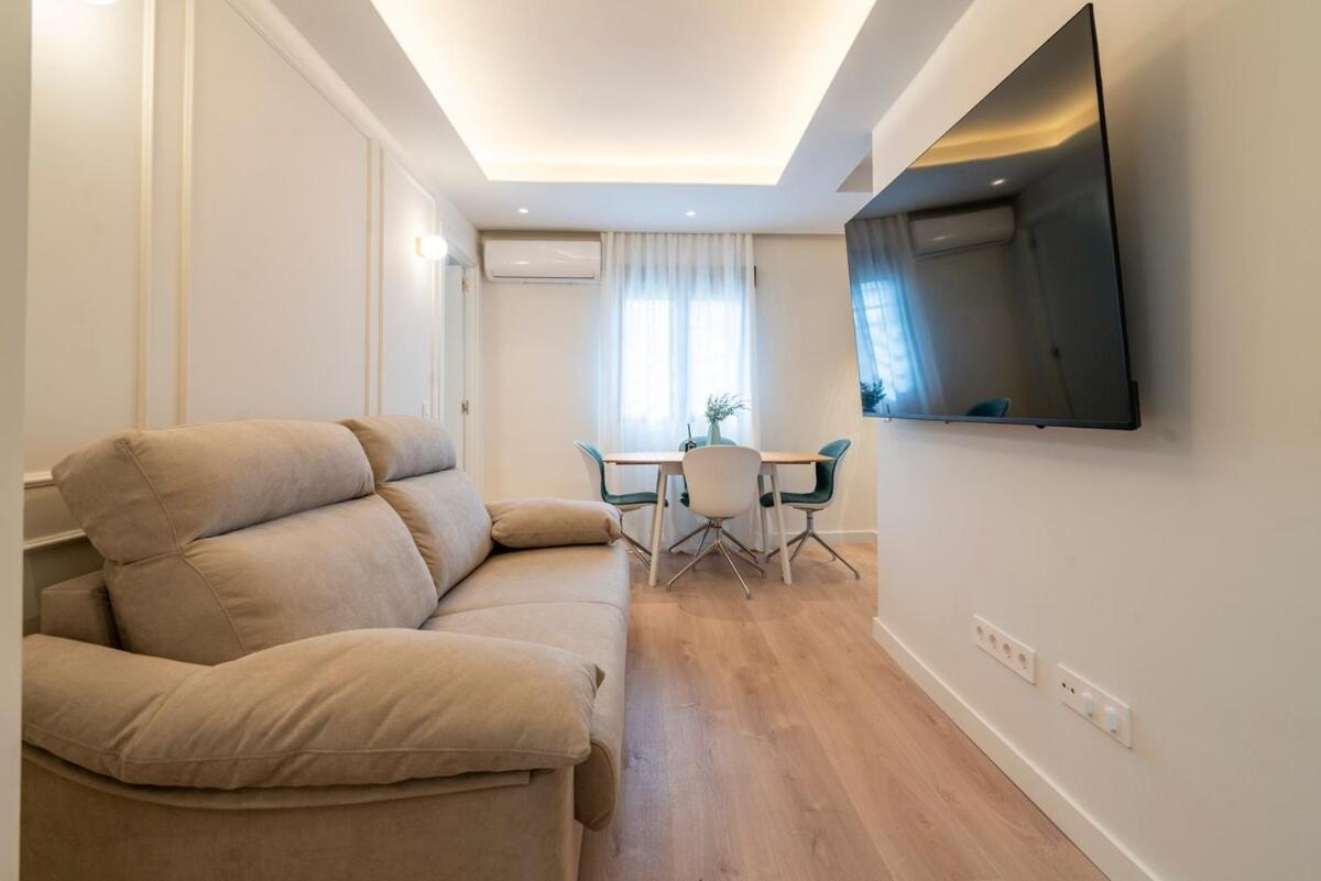 G232 Brand New Design Feria Apartment *